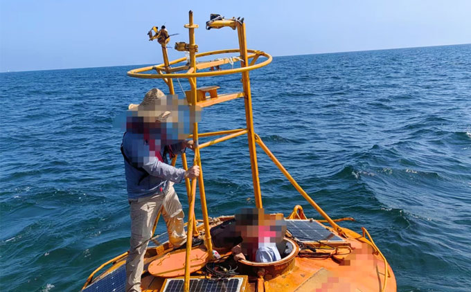 滨海远海3米综合海洋监测浮标7月维护工作顺利开展